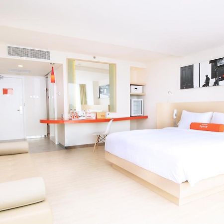 Harris Hotel Sentraland Semarang Exterior photo