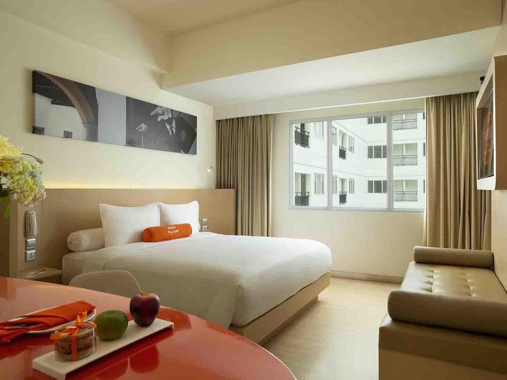 Harris Hotel Sentraland Semarang Exterior photo