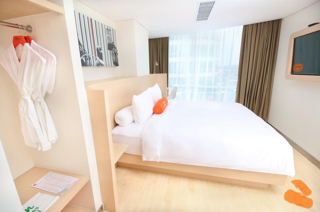 Harris Hotel Sentraland Semarang Exterior photo